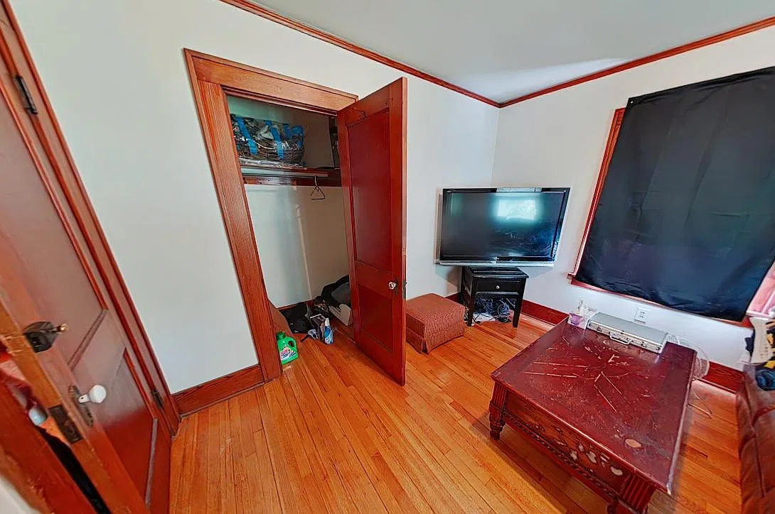 3 bed, 1215 sqft, $1,966 — Photo 4