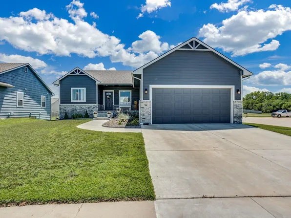 700 N Wakefield Ave, Valley Center, KS 67147