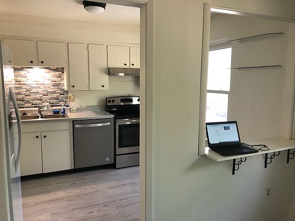 5th image of 8639 W 108th Pl