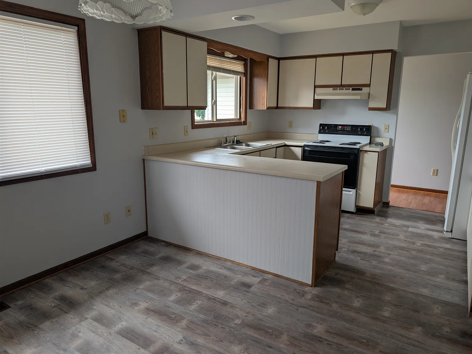 3 bed, 1.5 bath, 1625 sqft, $1,950 — Photo 1