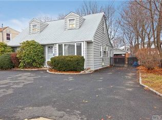 3020 Oceanside Rd, Oceanside, NY 11572