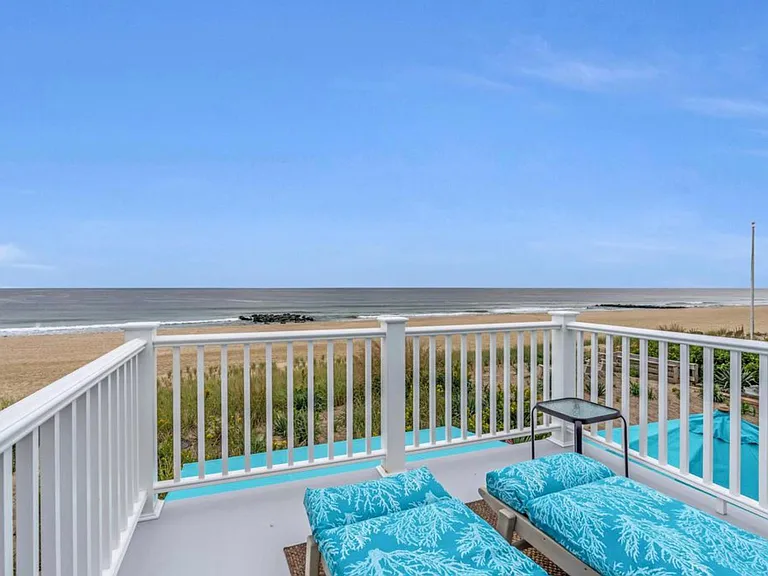 41 Beach Front Front — Photo 1
