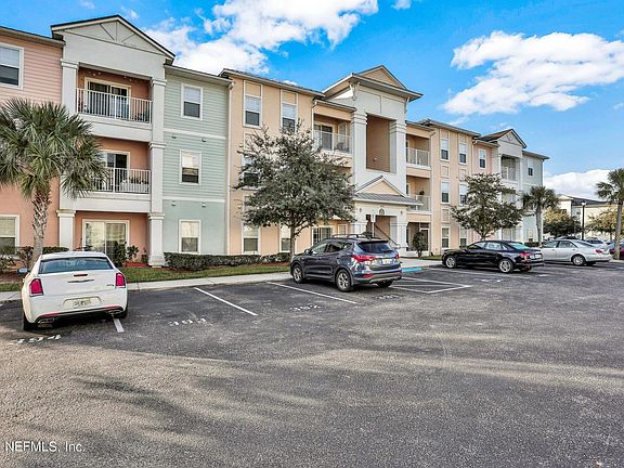 2nd image of 4991 Key Lime Dr #1-305