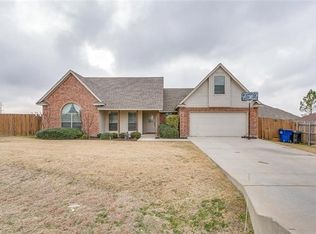 2802 Tour Ct, Granbury, TX 76049