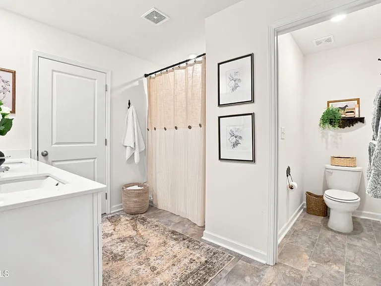 1041 Persimmon Ln — Photo 17