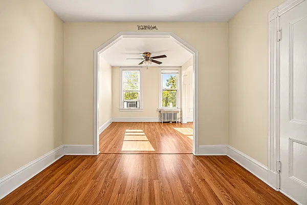 Living room, photo 1
