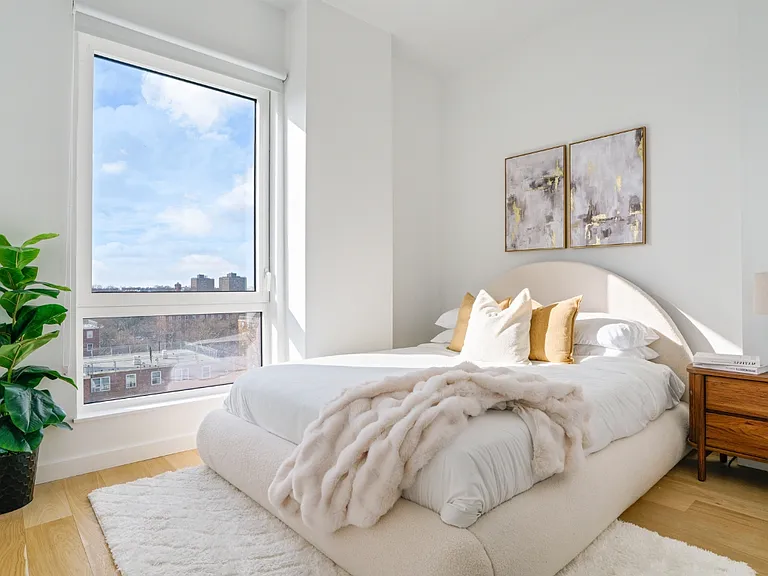 11-14 35th Ave #516 — Photo 5