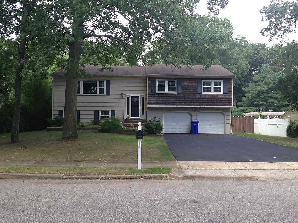 1st image of 915 Tunesbrook Dr