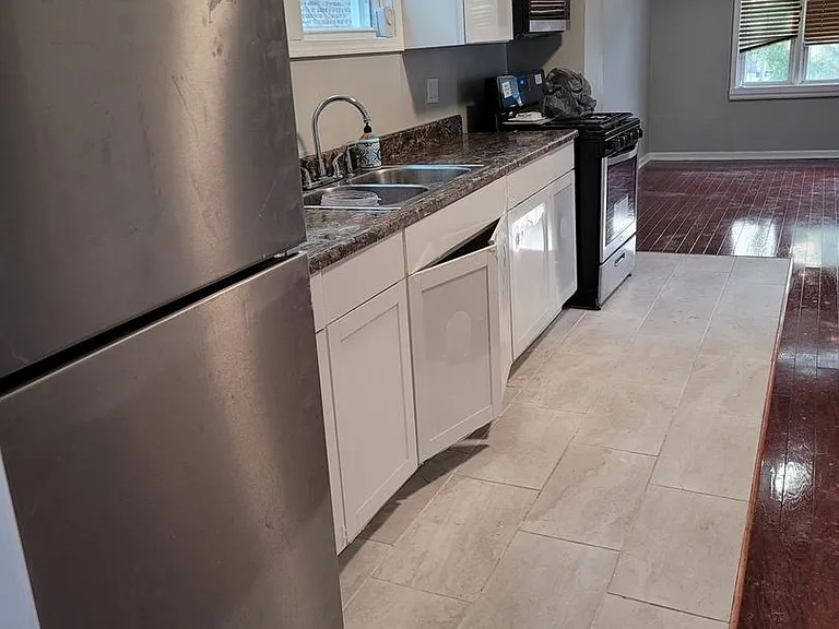 1521 S Komensky Ave — Photo 4