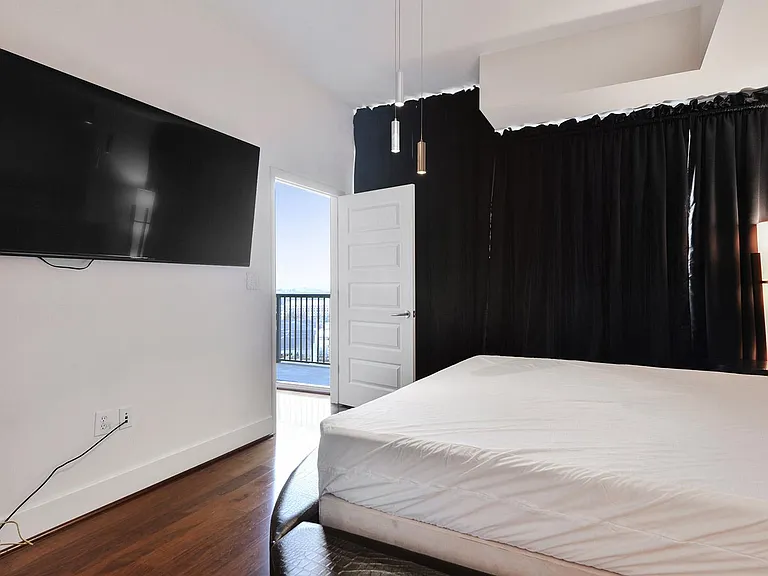 1080 Peachtree St NE #1415FURNISHED — Photo 13