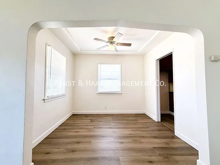 12911 Whitewood Ave — Photo 6