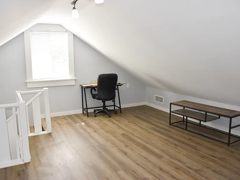 166 N Cambridge St — Photo 22