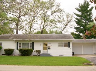 1615 Dorothy St, Dixon, IL 61021