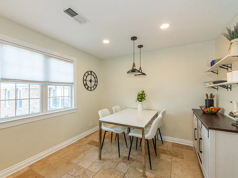 67-75 New England Ave #73G — Photo 16