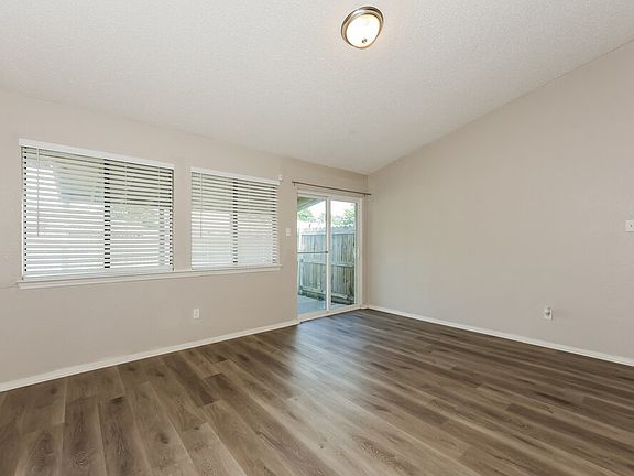 4th image of 4008 Shackelford Dr