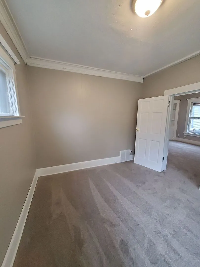 1528-1528a W Concordia Ave. (Ace Property) — Photo 4