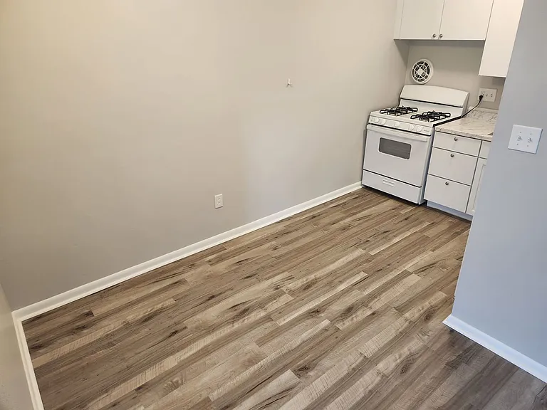 419 Homestead Rd — Photo 4