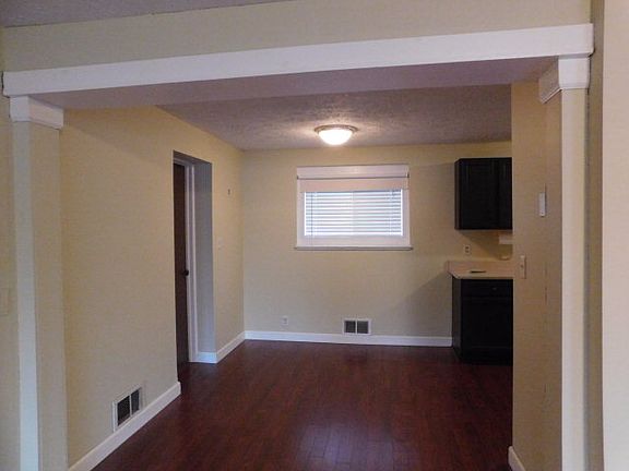5th image of 2216 W Phoenix Ave