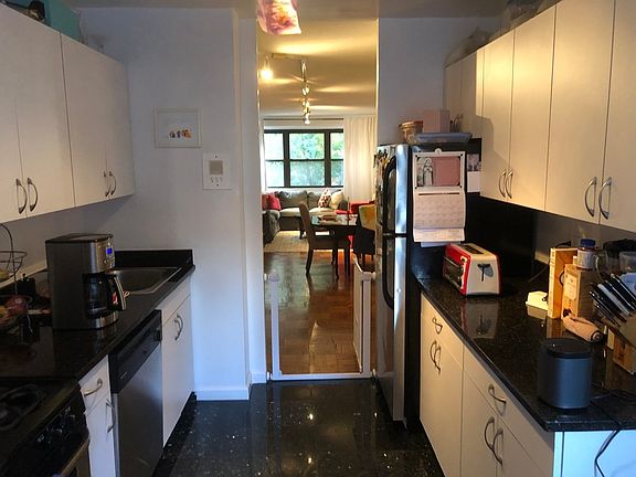 4th image of 400 E 89th St #400