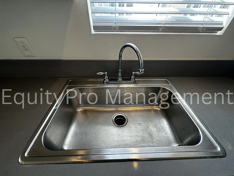 5583 California Ave — Photo 16