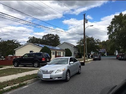 2nd image of 723 Stratford Ave
