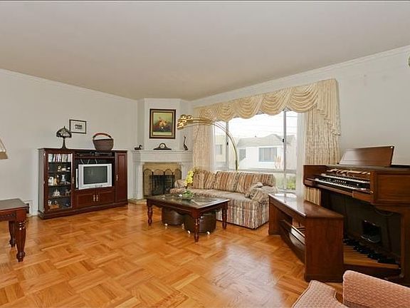 3rd image of 16 Victoria St
