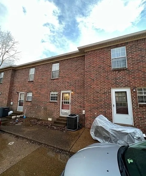 622 Castlegate Dr — Photo 16