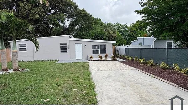 1628 NW 11th St