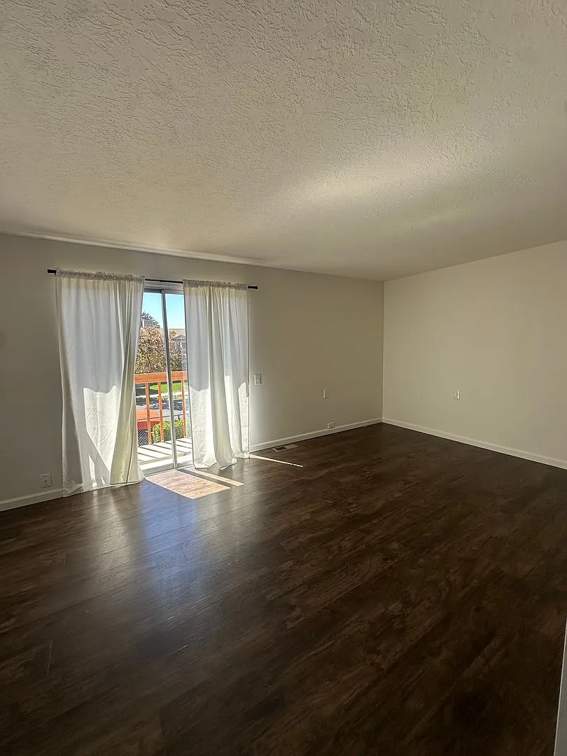 MacKinnon Meadows Apartments — Photo 1