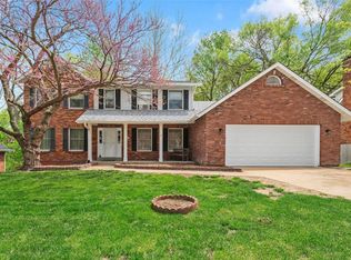 1140 Lancaster Dr, Saint Charles, MO