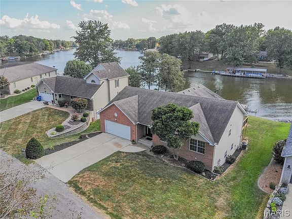 2nd image of 1352 Biscay Dr