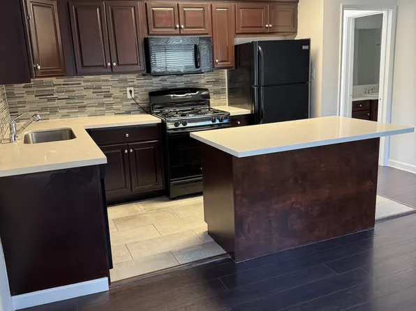 Amherst Gardens, 15483 Moorpark St #4, Sherman Oaks, CA 91403