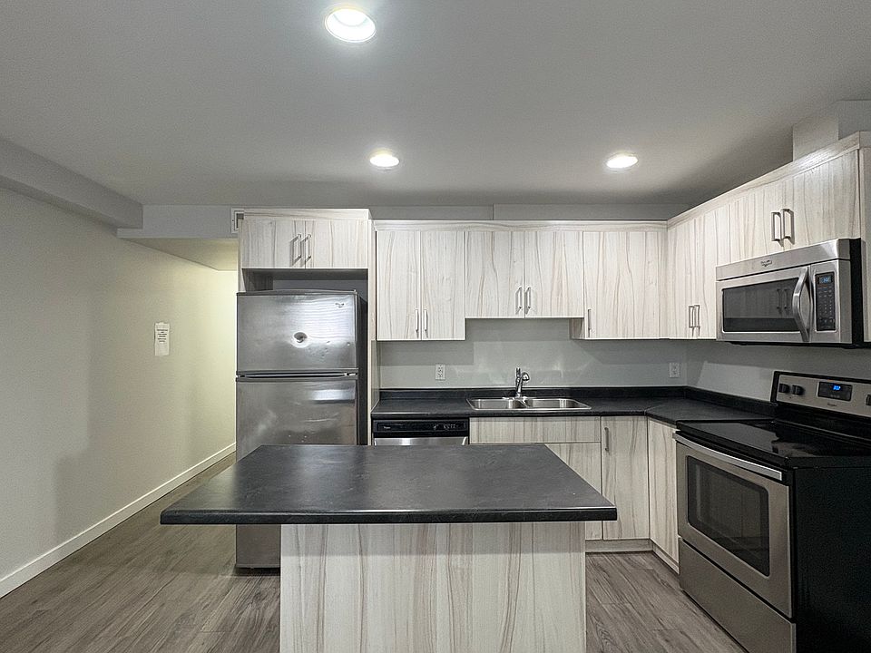 1st image of 1530 Logan Ave