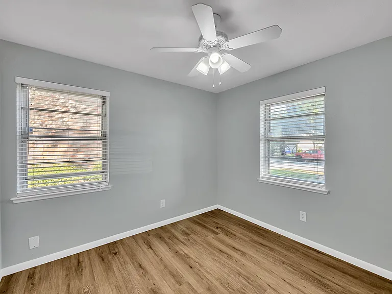 716 Melrose Dr — Photo 19