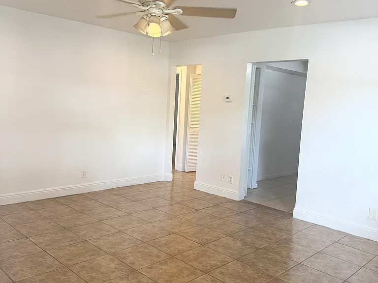 356 SW 2nd Pl #3 — Photo 10