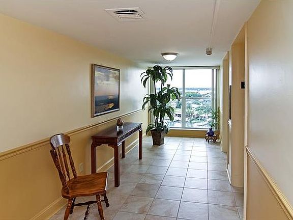 4th image of 31 Island Way APT 708