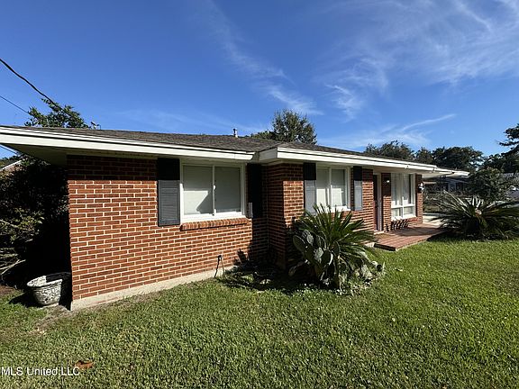 2nd image of 1610 Cahill Dr