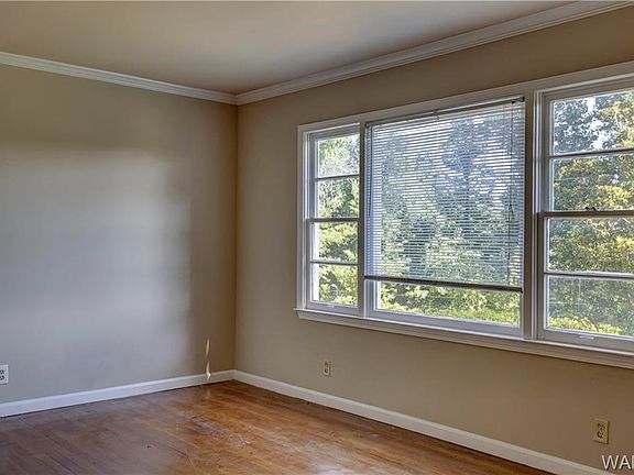2nd image of 2619 2nd St E