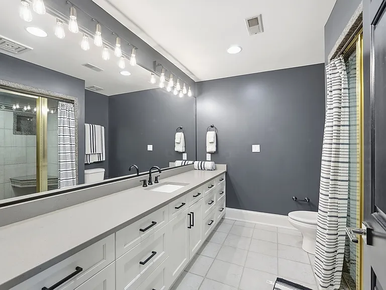 678 Canterbury Dr — Photo 39