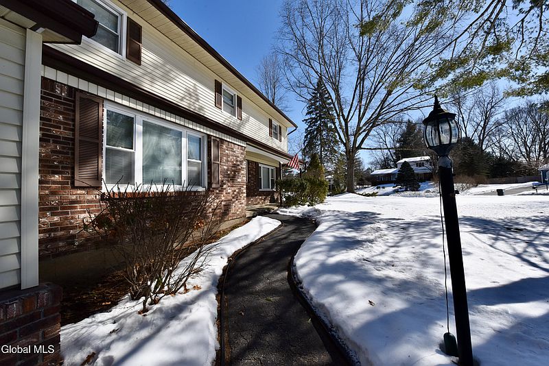 4th image of 1 Brookline Drive