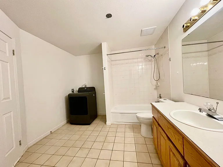 1073X Walnut Close #LOWER LEVEL — Photo 15