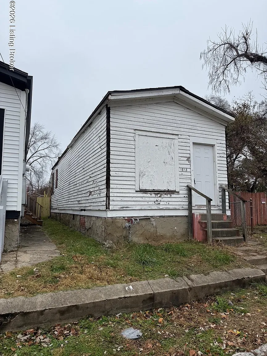 1813 Columbia St photo 1