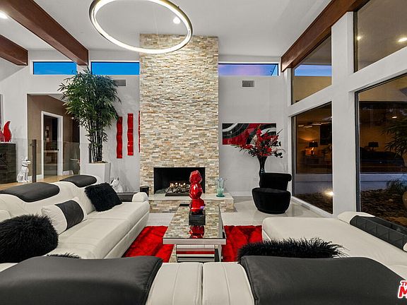 4th image of 70700 Tamarisk Ln