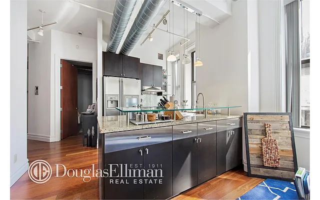 Rented by Douglas Elliman | media 16