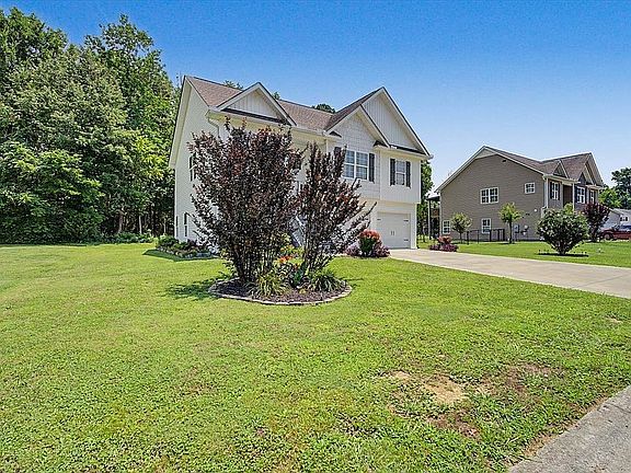 4th image of 310 Wildwood Cir SE