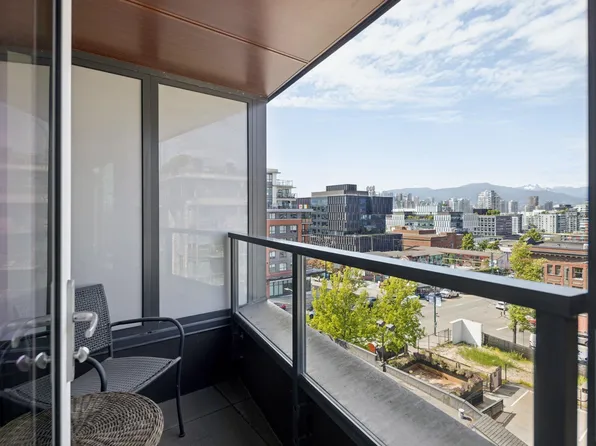 209 E 7th Ave #604, Vancouver, BC V5T 0H3
