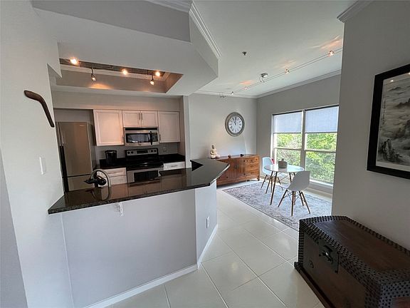 3rd image of 6000 Shepherd Mountain Cv Unit 916