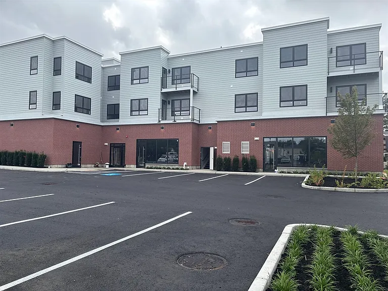 1391 Main St #301 — Photo 3