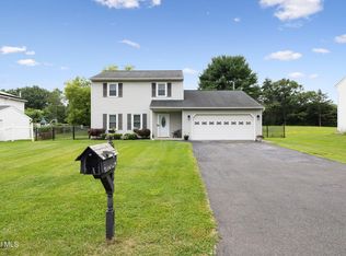 29 Meadowbrook Road, Watervliet, NY 12189