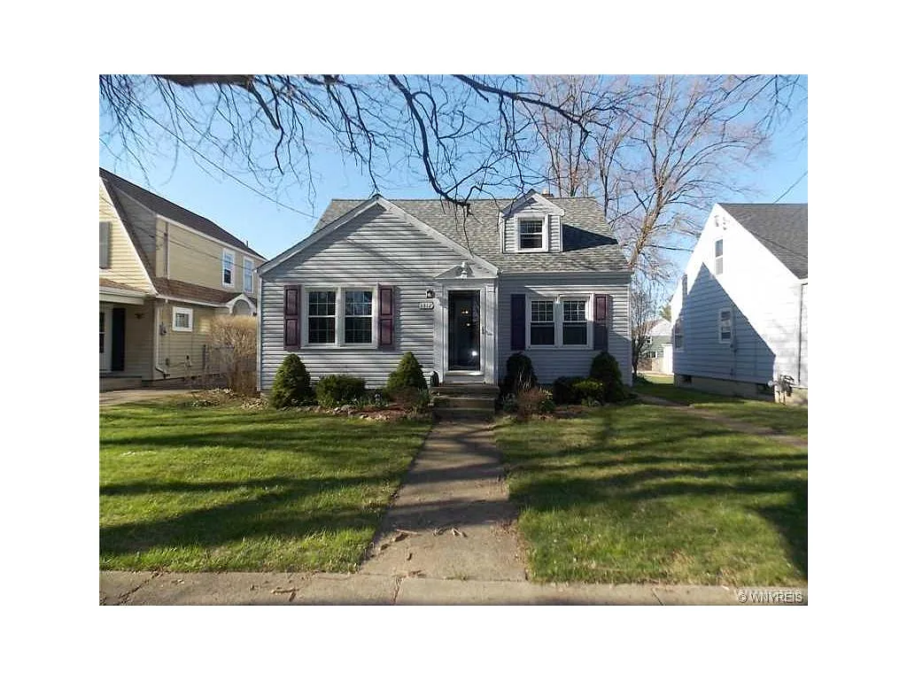 1312 Roselle Ave photo 1